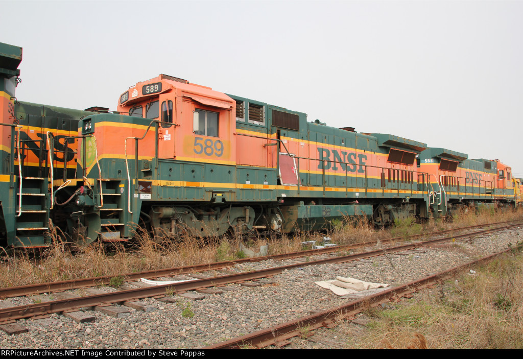 BNSF 589